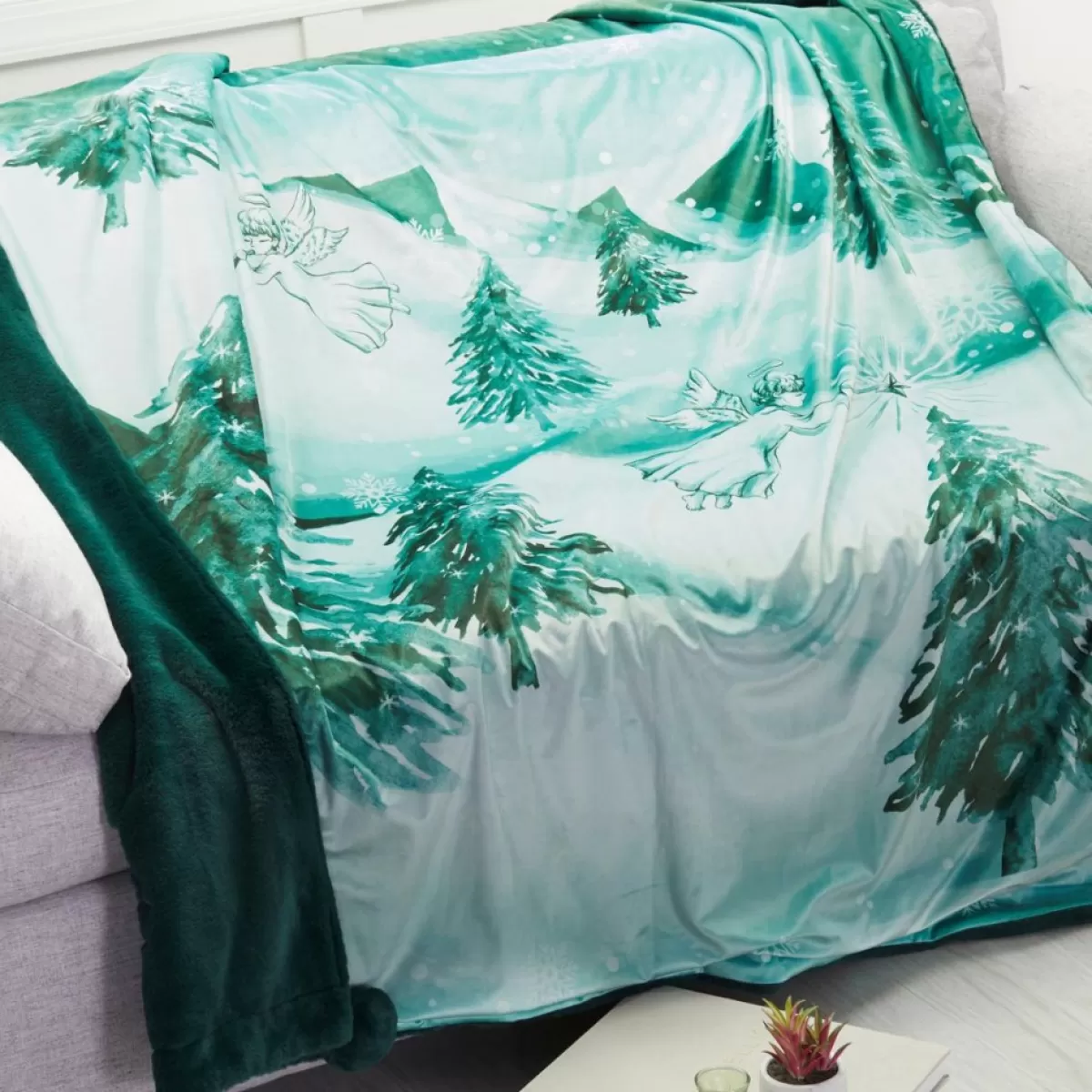 august & leo Holiday Textiles | Oversized Faux Fur Angelic Winter Throw